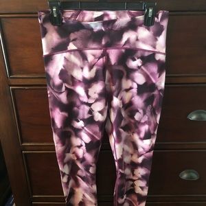 Excellent condition, beautiful pattern lulu